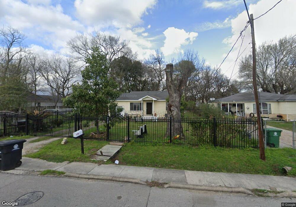 2329 Turner Dr, Houston, TX 77093 - photo 1