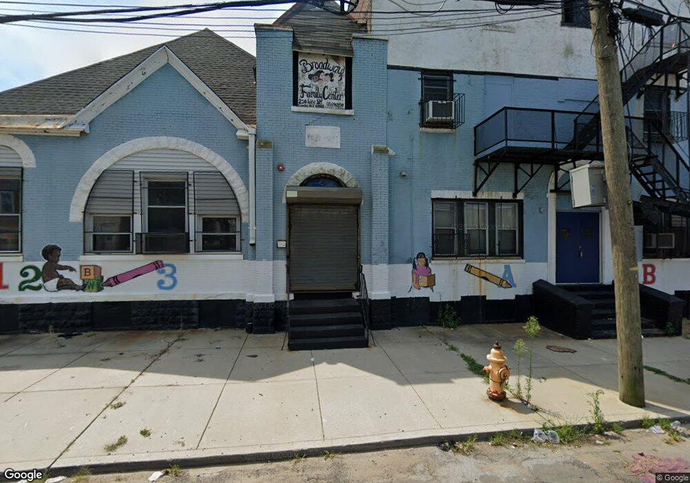 246 Line St, Camden, NJ 08103 - photo 1