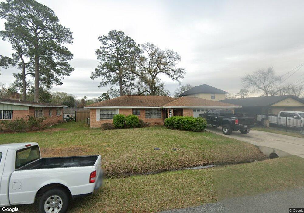 7628 Melrose St, Houston, TX 77022 - photo 1