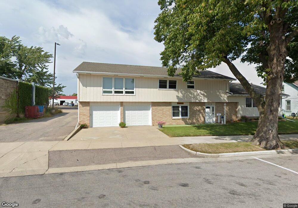 408 4th St N, New Ulm, MN 56073 - photo 1
