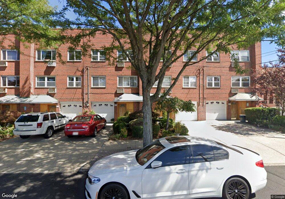 8405 263rd St, Floral Park, NY 11001 - photo 1