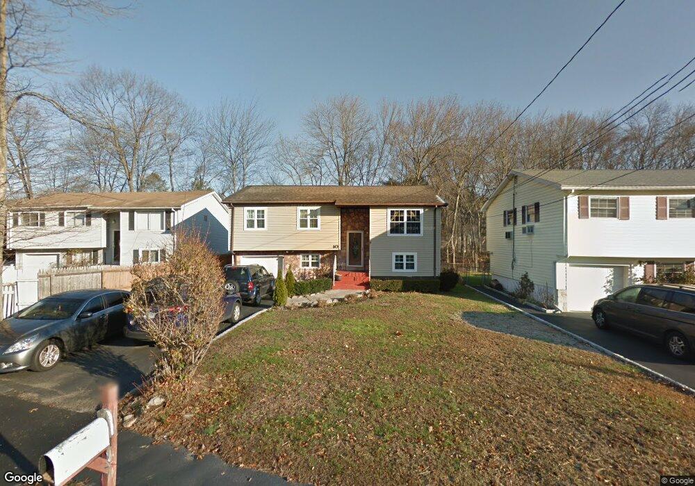 10 Fairweather Dr, Norwalk, CT 06851 - photo 1