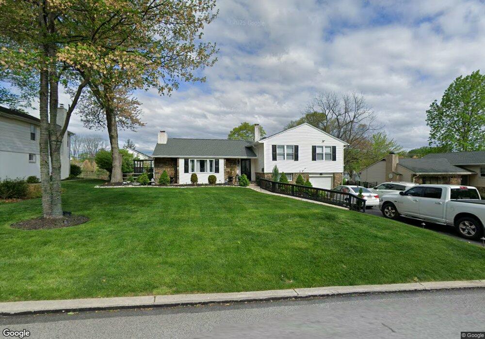 4029 Kottler Dr, Lafayette Hill, PA 19444 - photo 1