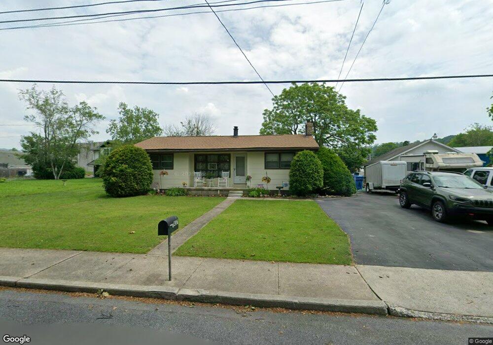 437 S Canal St, Walnutport, PA 18088 - photo 1