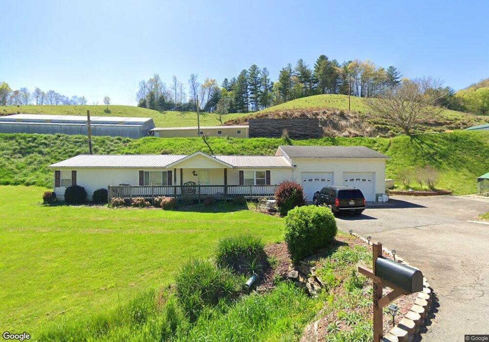 559 Duncan Rd, Burnsville, NC 28714 - photo 1