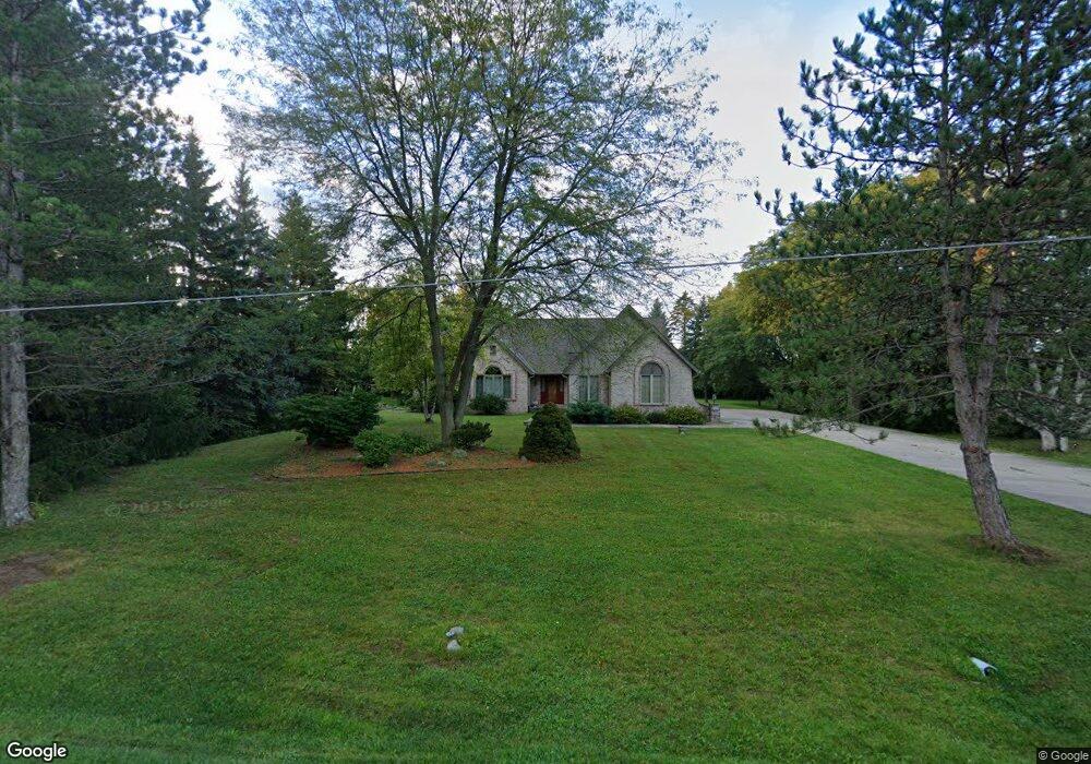 N75W16077 Colony Rd, Menomonee Falls, WI 53051 - photo 1