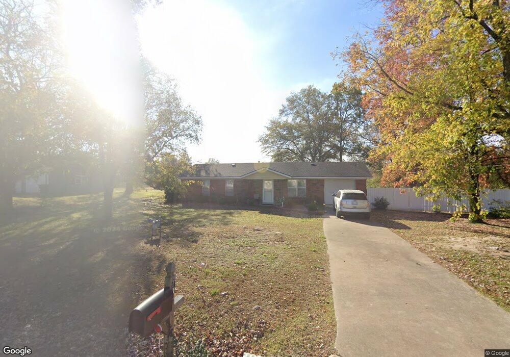 705 Cedar St, Henryetta, OK 74437 - photo 1