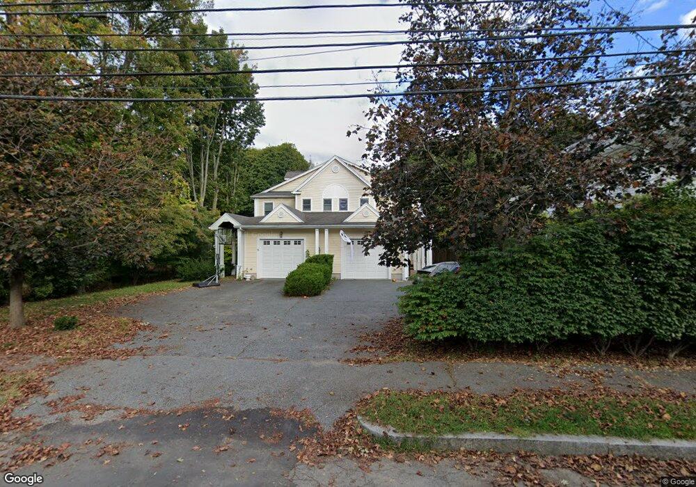 76 Bourne St unit 76, Auburndale, MA 02466 - photo 1