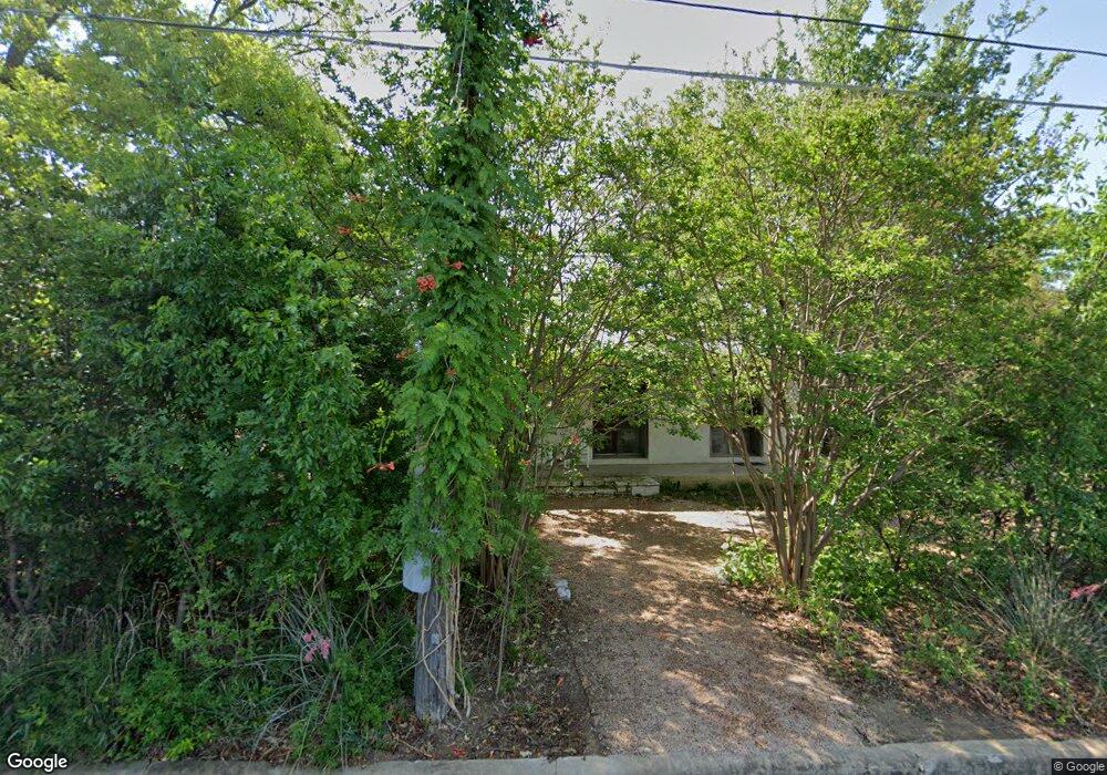 303 N Adams St, Fredericksburg, TX 78624 - photo 1