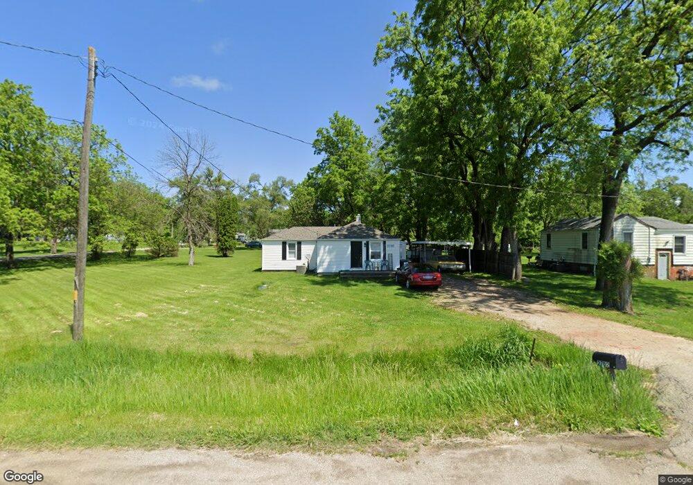 2702 NE 46th Ave, Des Moines, IA 50317 - photo 1