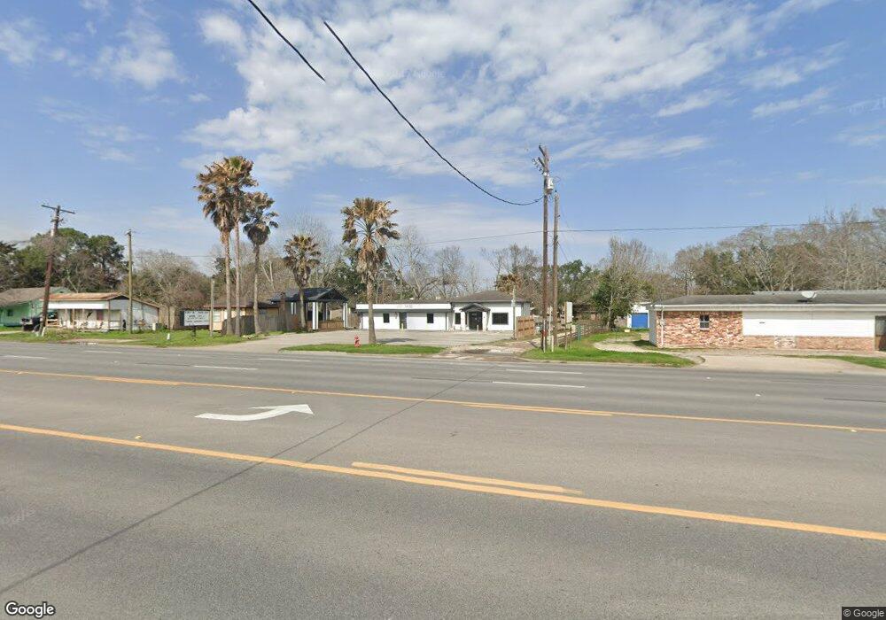 2370 W Highway 6, Alvin, TX 77511 - photo 1