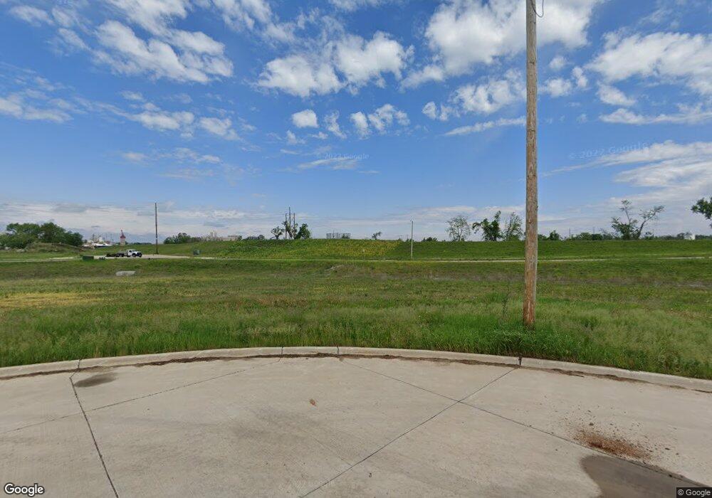 56 22nd Ave SW, Cedar Rapids, IA 52404 - photo 1