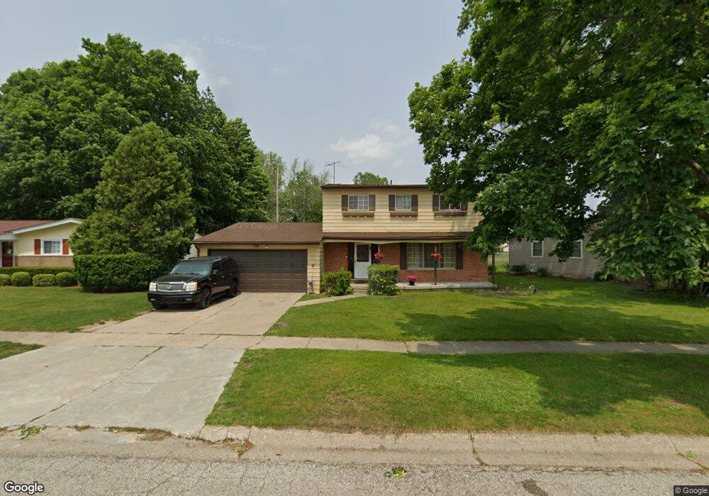 929 Springview Dr, Flushing, MI 48433 - photo 1