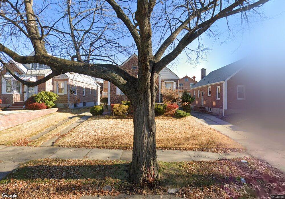 5315 192nd St, Fresh Meadows, NY 11365 - photo 1