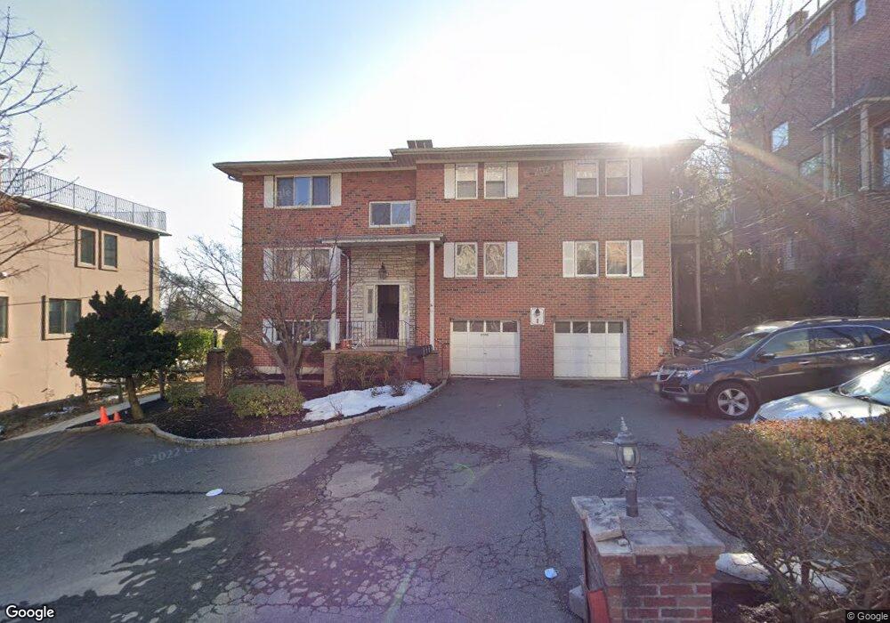 8 Leary Ln unit 1, Edgewater, NJ 07020 - photo 1