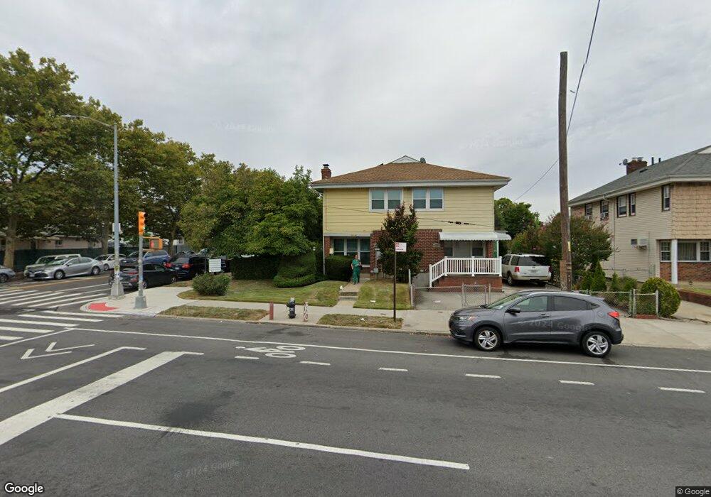 7218 164th St, Flushing, NY 11365 - photo 1