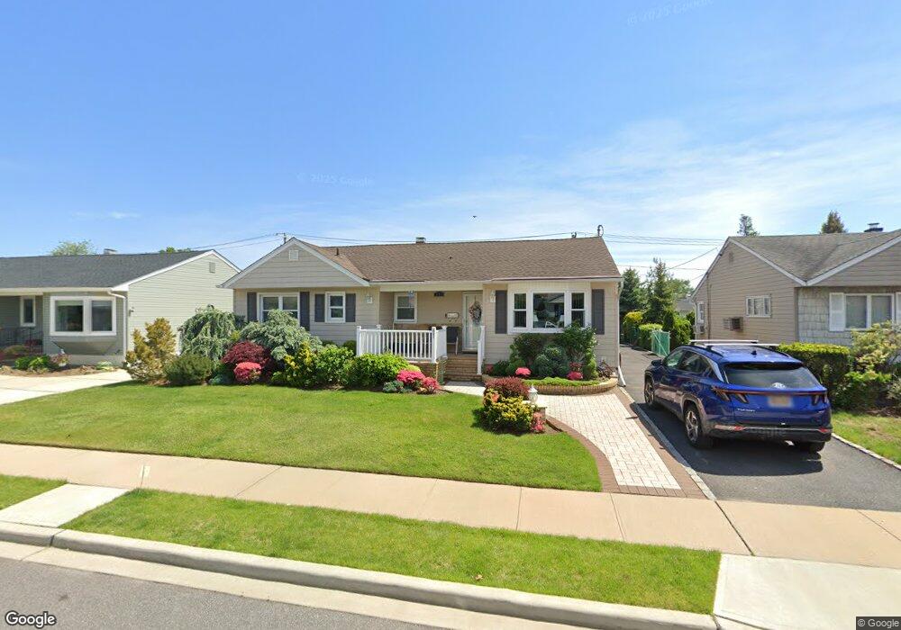 691 Byron Ave, Franklin Square, NY 11010 - photo 1