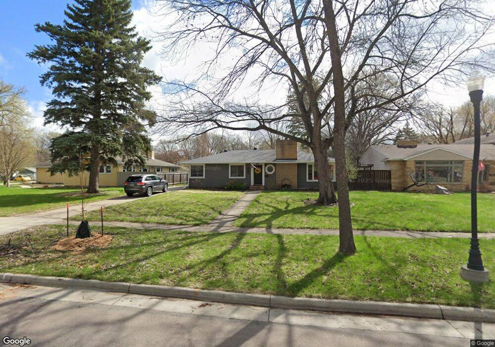 1610 7th St S, Fargo, ND 58103 - photo 1