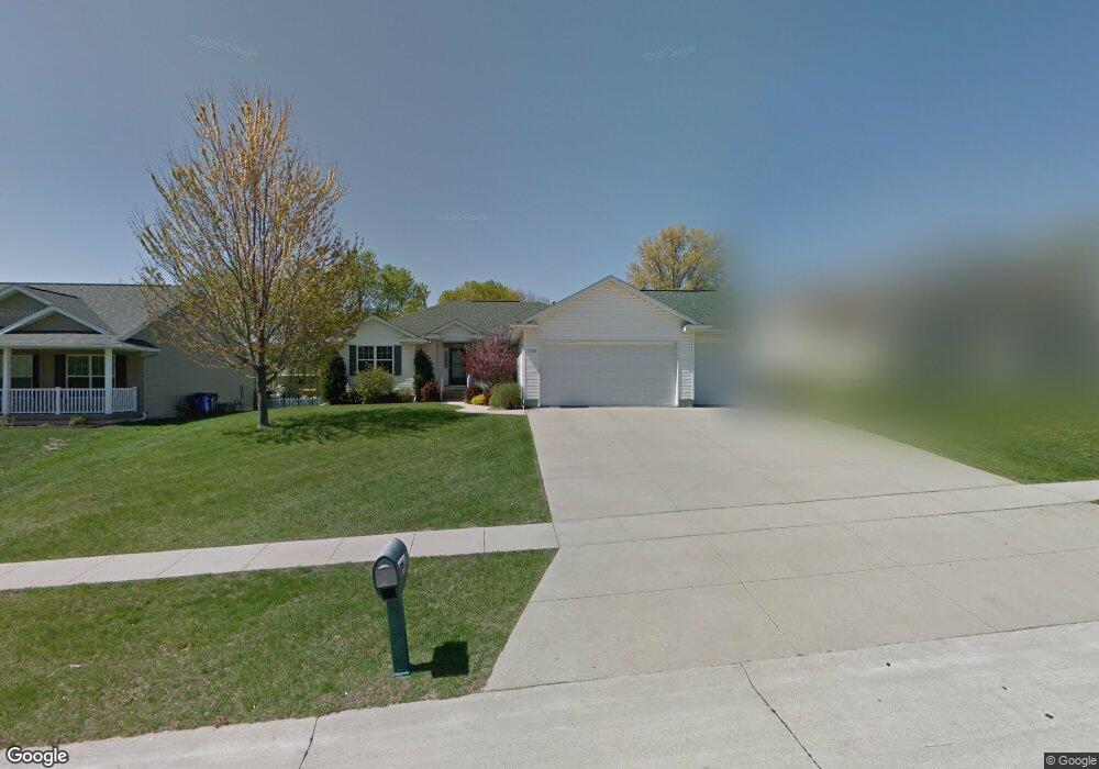 2204 Milligan Ct SW, Cedar Rapids, IA 52404 - photo 1