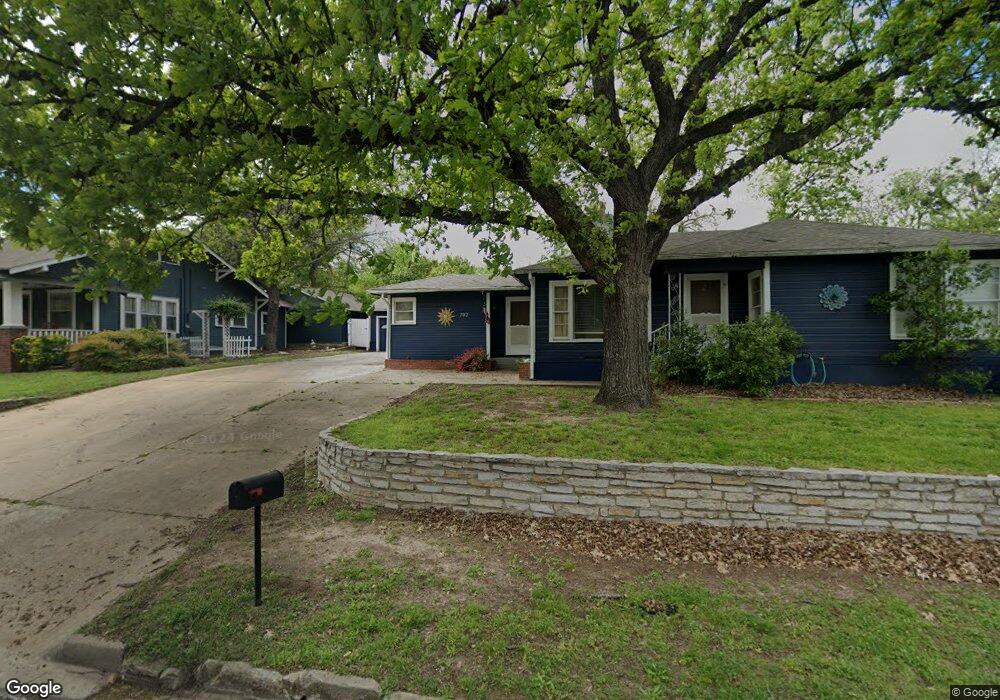 702 S Alamo St, Weatherford, TX 76086 - photo 1