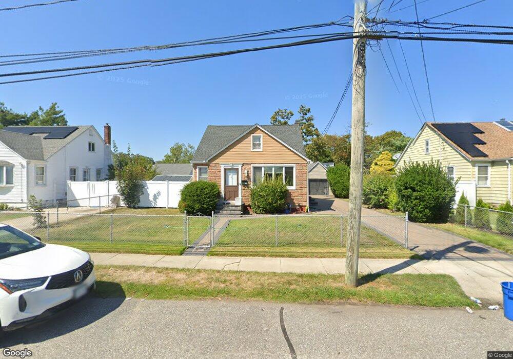 45 Ferndale Ct, Copiague, NY 11726 - photo 1