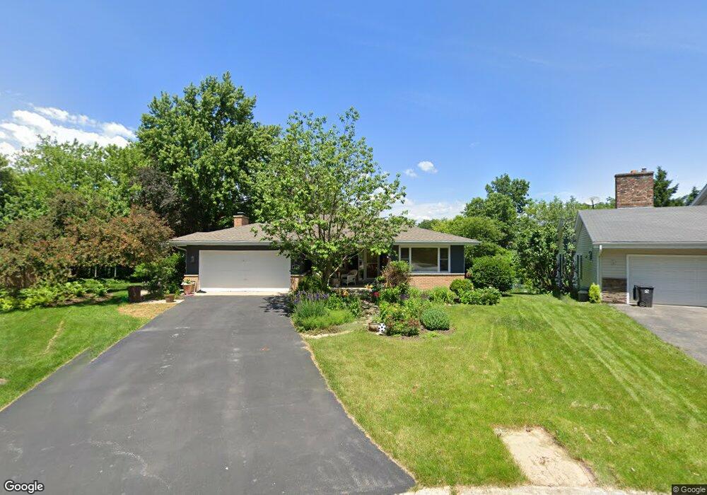 819 Greenwood Ct, Batavia, IL 60510 - photo 1