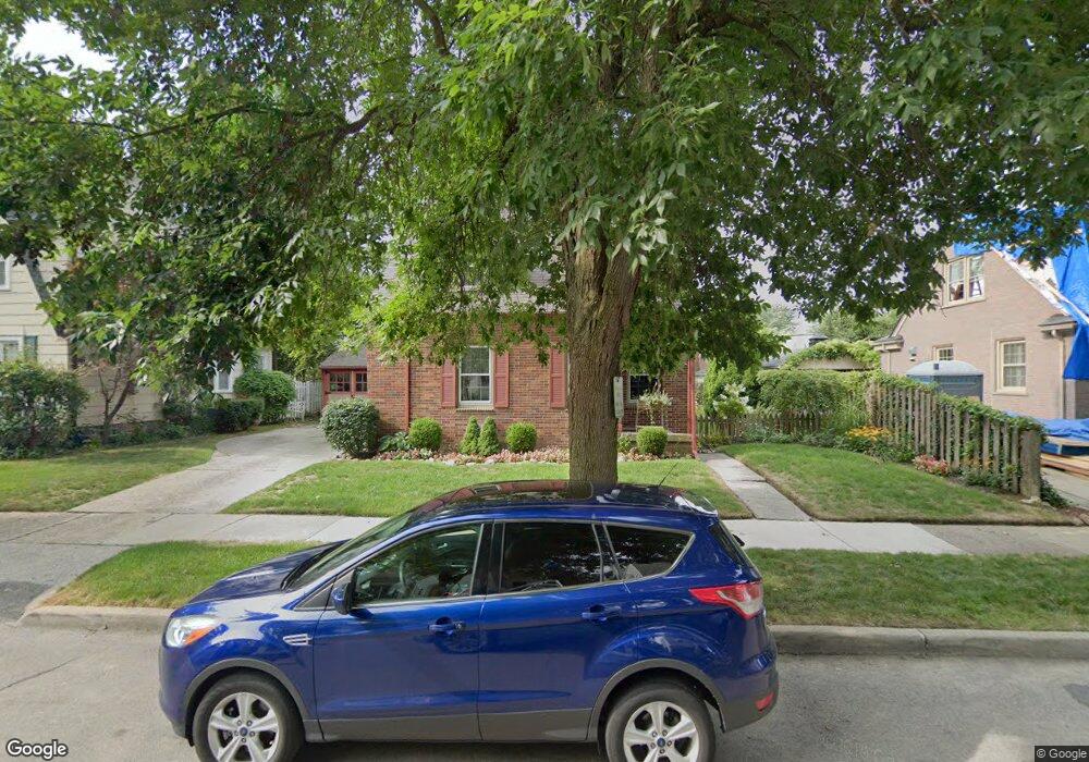 129 Mapleton Rd, Grosse Pointe Farms, MI 48236 - photo 1