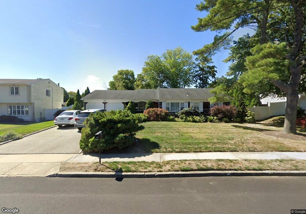 8 Sagamore Ln, Dix Hills, NY 11746 - photo 1