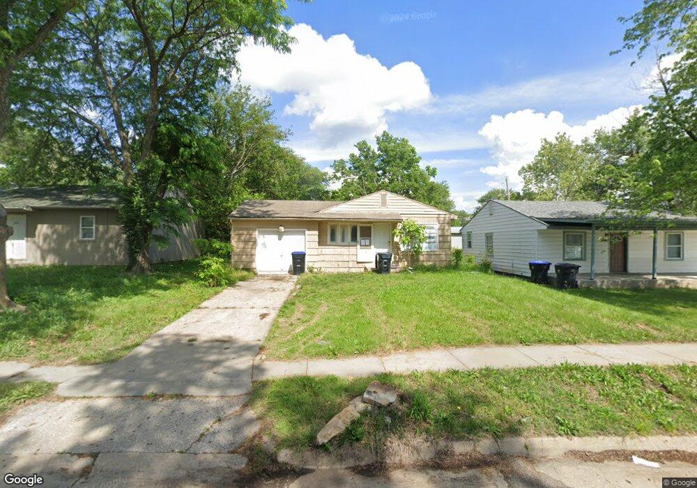 3136 SE Emerson St, Topeka, KS 66605 - photo 1