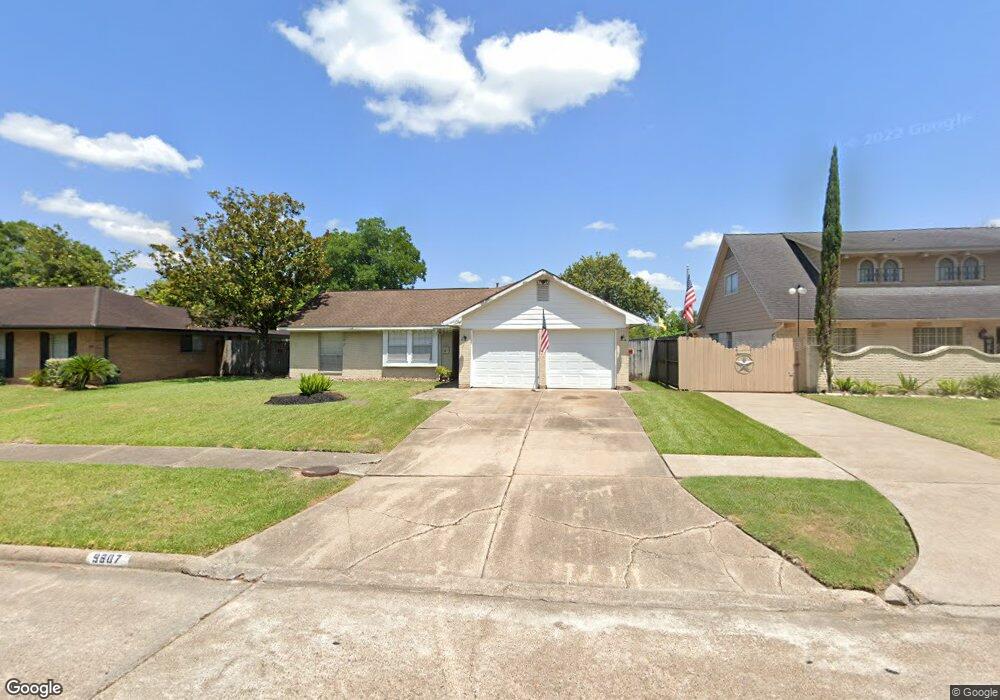 9807 Kirkfalls Dr, Houston, TX 77089 - photo 1