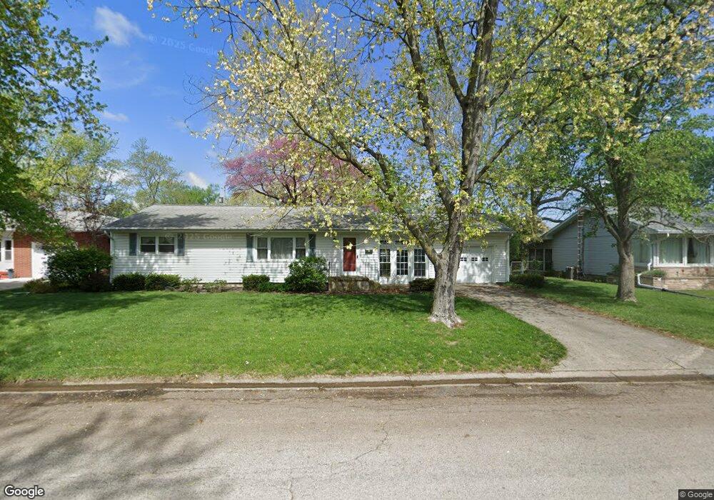 210 Southgate St, Lincoln, IL 62656 - photo 1