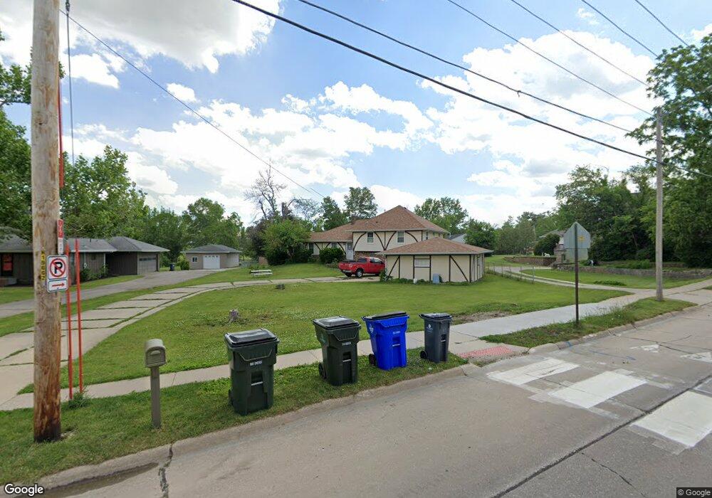 2755 1st Ave SW, Cedar Rapids, IA 52405 - photo 1