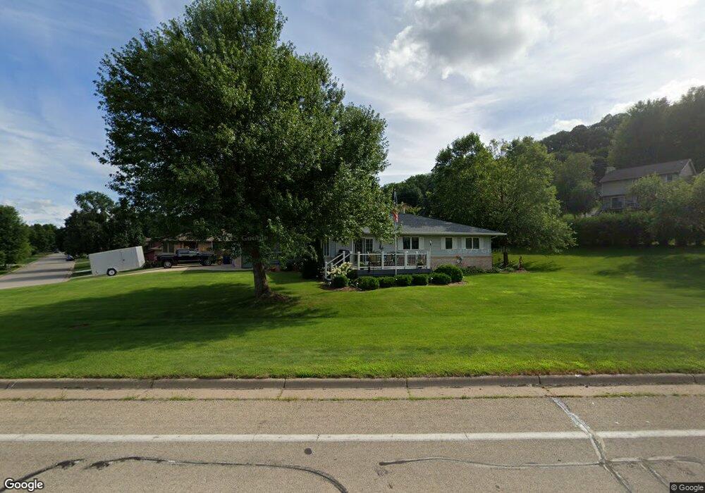 743 Jonathan Ln unit 743, La Crescent, WI 55947 - photo 1