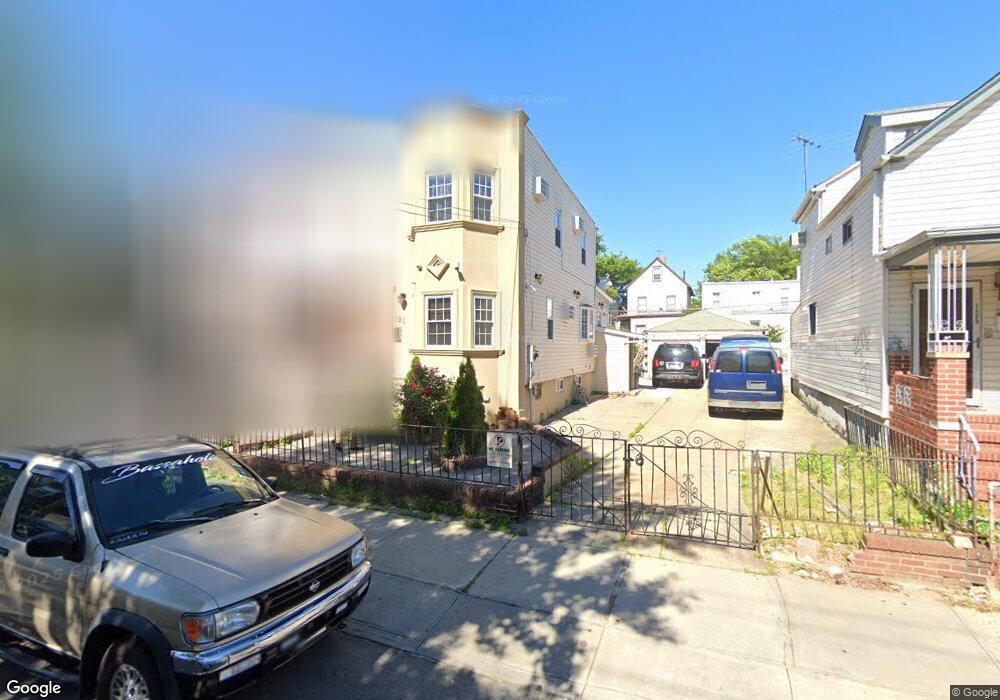 121 Lincoln Ave, Brooklyn, NY 11208 - photo 1