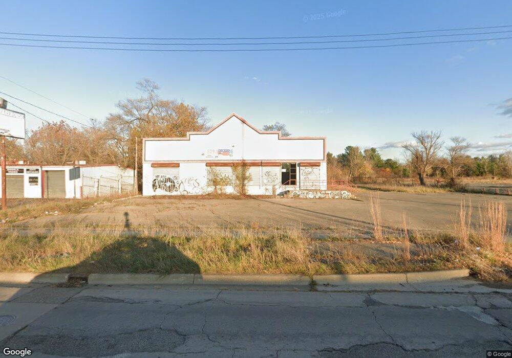 2913 S Dort Hwy, Flint, MI 48507 - photo 1