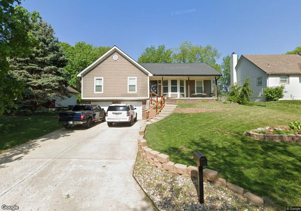 10226 Haskins St, Lenexa, KS 66215 - photo 1