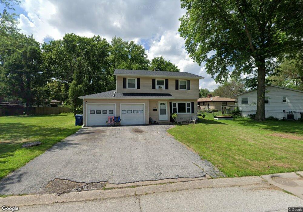 1034 Parkway Dr, Bettendorf, IA 52722 - photo 1