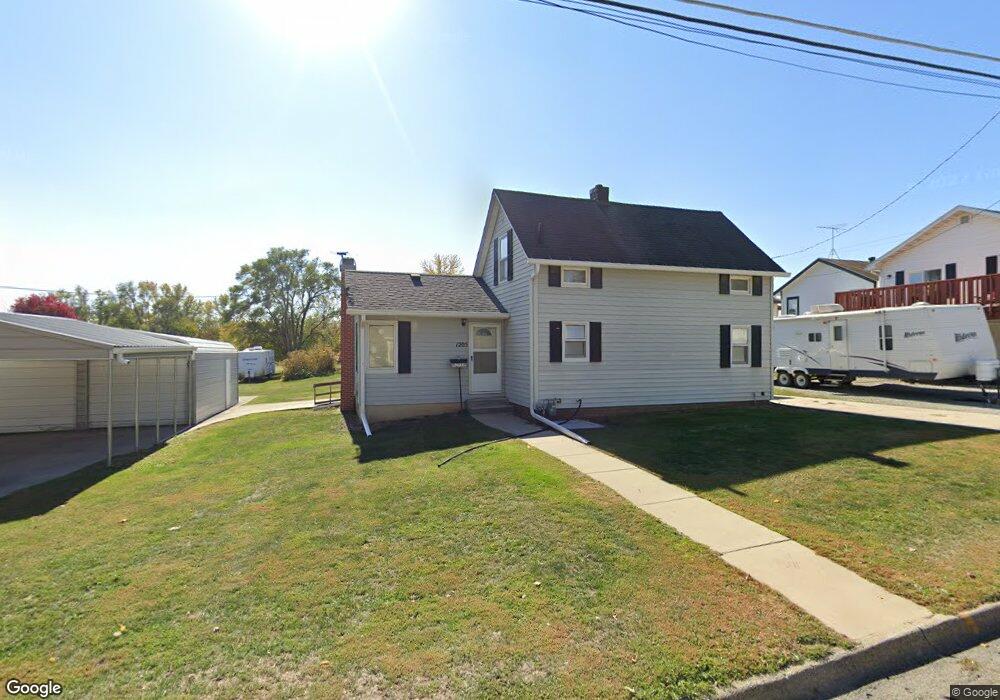 1205 N 3rd Ave E, Newton, IA 50208 - photo 1