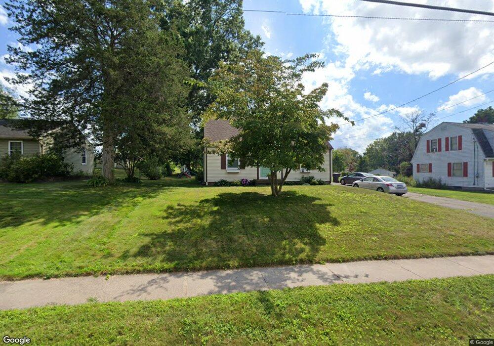 8 Weymouth Rd, Enfield, CT 06082 - photo 1