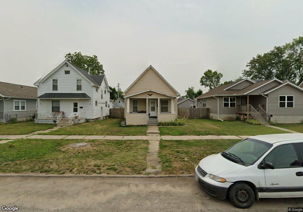 915 9th St SW, Cedar Rapids, IA 52404 - photo 1