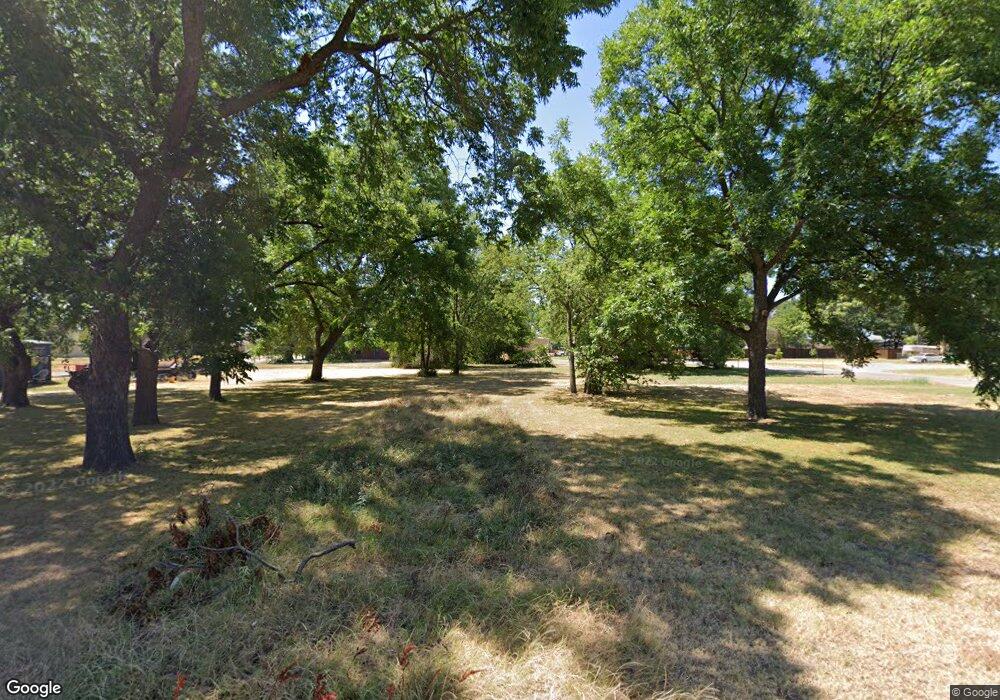 408 Bird St, Gainesville, TX 76240 - photo 1