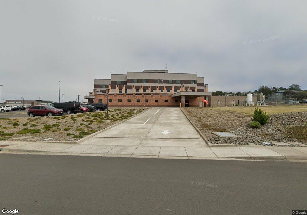 853 SW 10th St, Newport, OR 97365 - photo 1