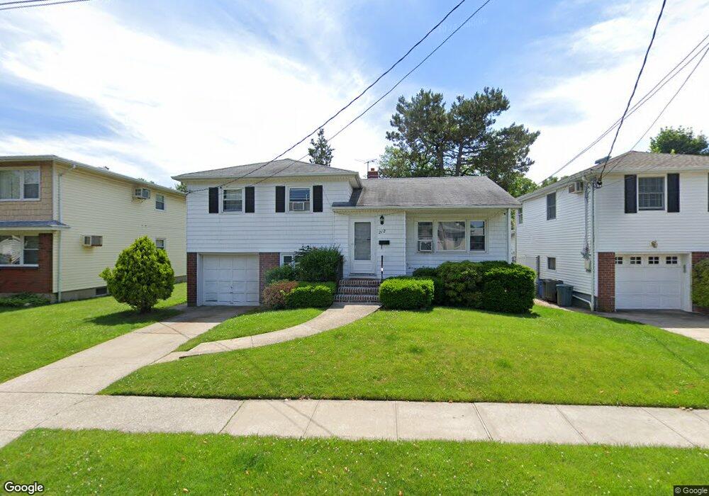 212 Chesterton Ave, Staten Island, NY 10306 - photo 1