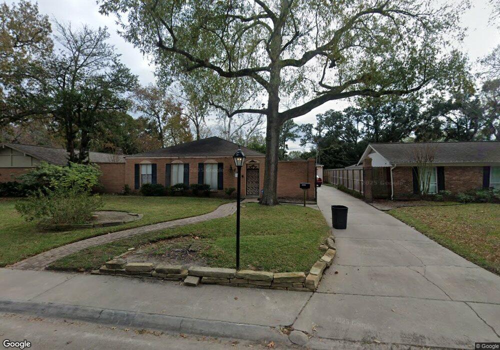 10007 Meadow Lake Ln, Houston, TX 77042 - photo 1