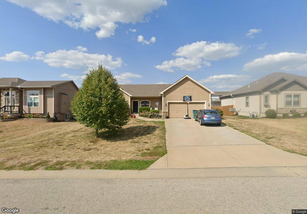21628 Hale St, Spring Hill, KS 66083 - photo 1