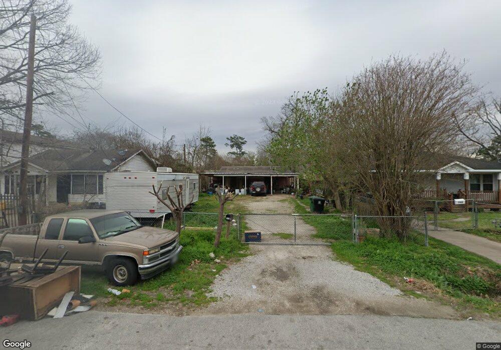 7910 Roswell St, Houston, TX 77022 - photo 1