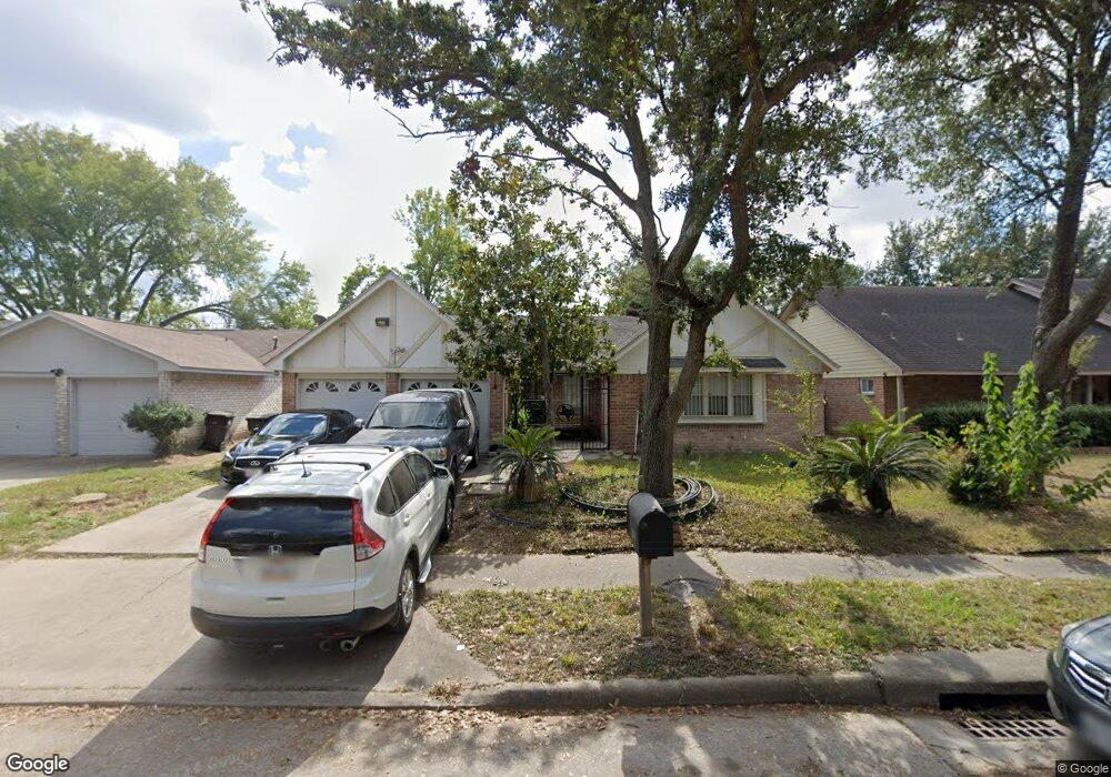 6127 Whitter Forest Dr, Houston, TX 77088 - photo 1
