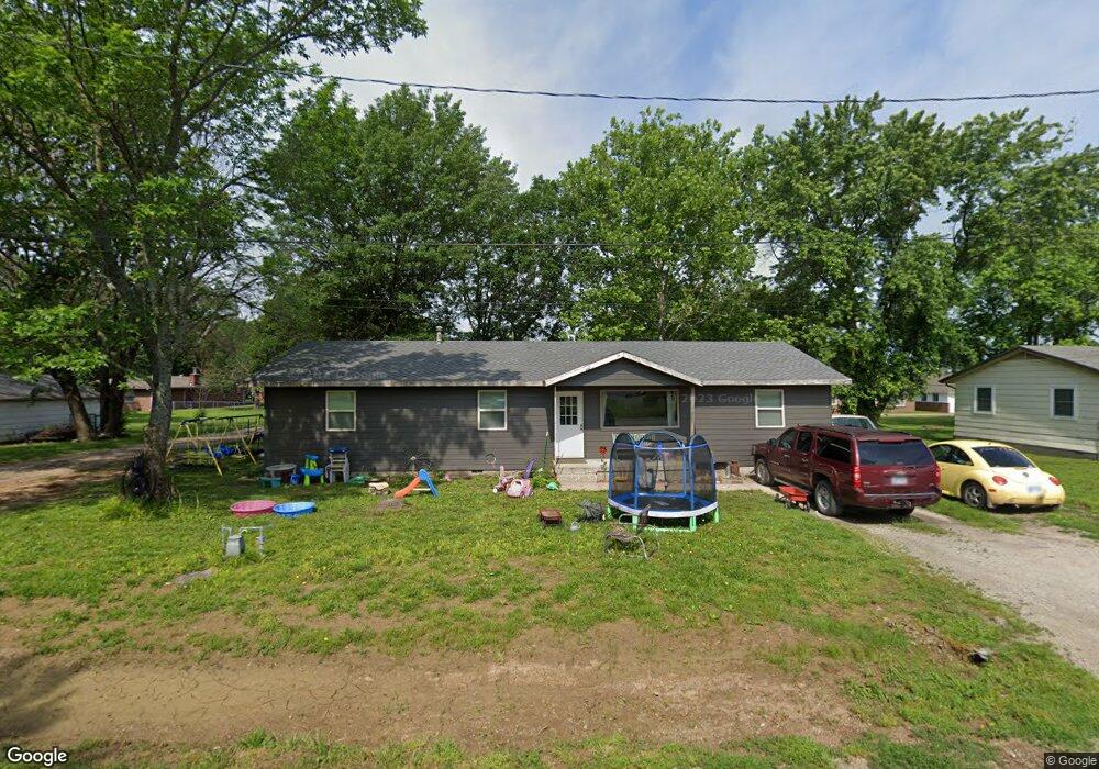 102 N Wells, Altamont, KS 67330 - photo 1