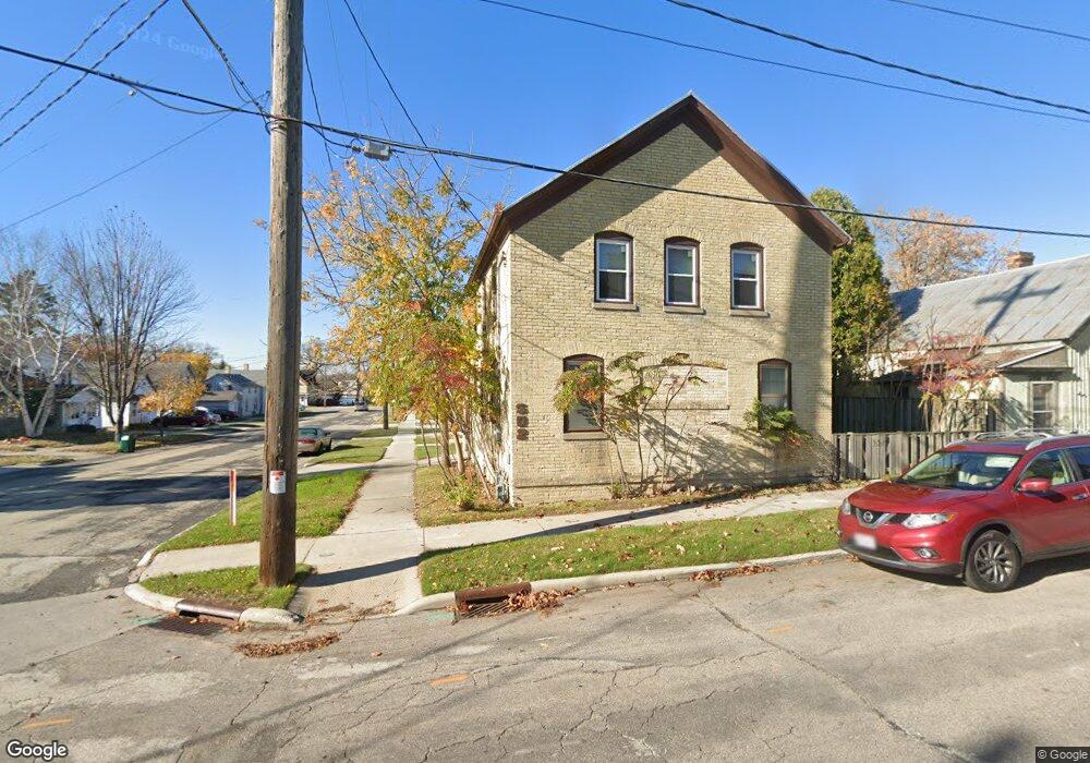 502 N 9th St, Manitowoc, WI 54220 - photo 1