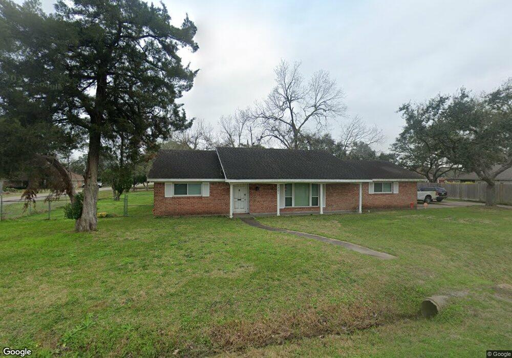 1301 Highland Dr, Alvin, TX 77511 - photo 1